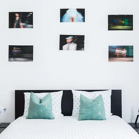 Escape In Photos In Centre *